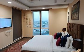 The Perfect Blend Of Price And Comfort In Gcm Laxor Stay In Prime Location